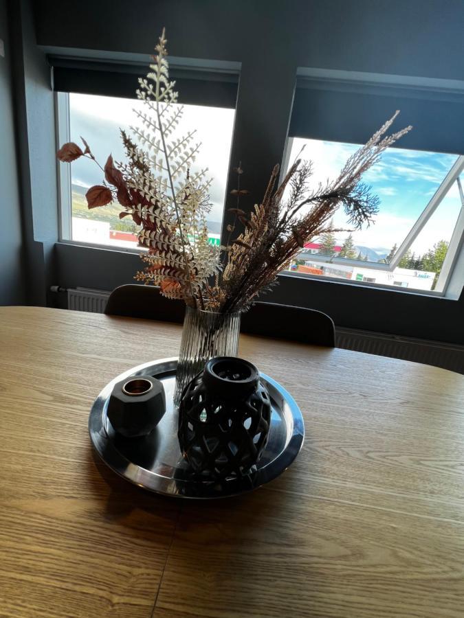 Tb Apartment Akureyri Bagian luar foto