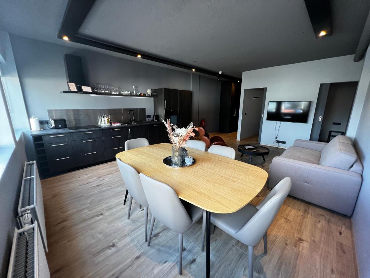 Tb Apartment Akureyri Bagian luar foto