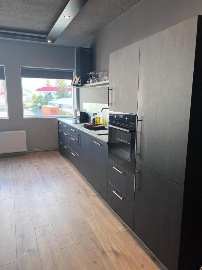 Tb Apartment Akureyri Bagian luar foto