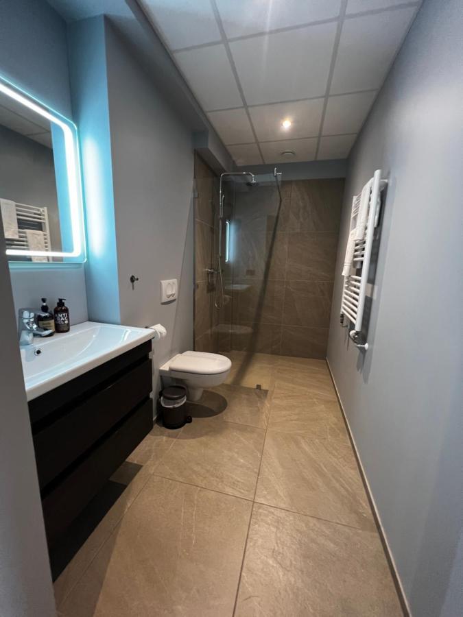 Tb Apartment Akureyri Bagian luar foto