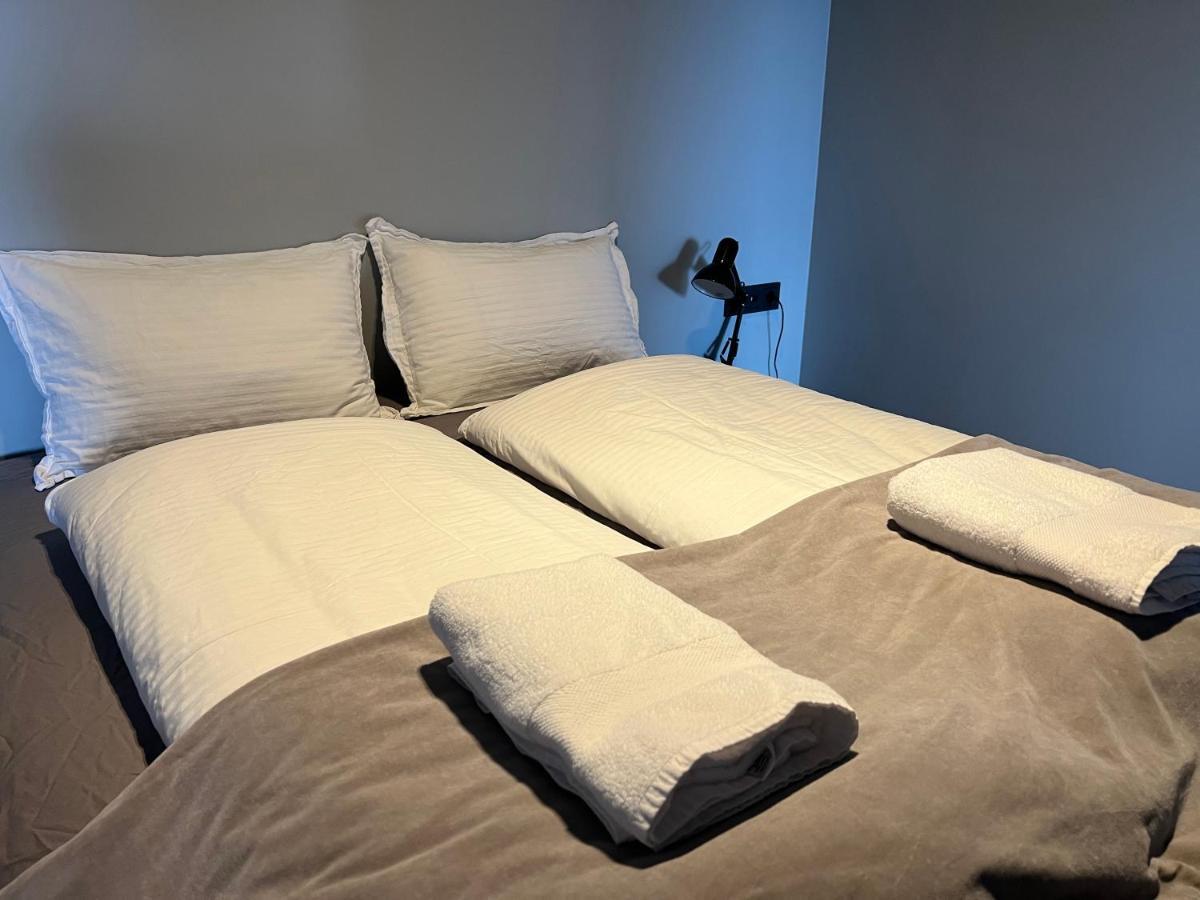 Tb Apartment Akureyri Bagian luar foto